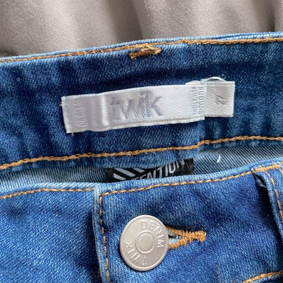 Denim shorts - Picture 3 of 3